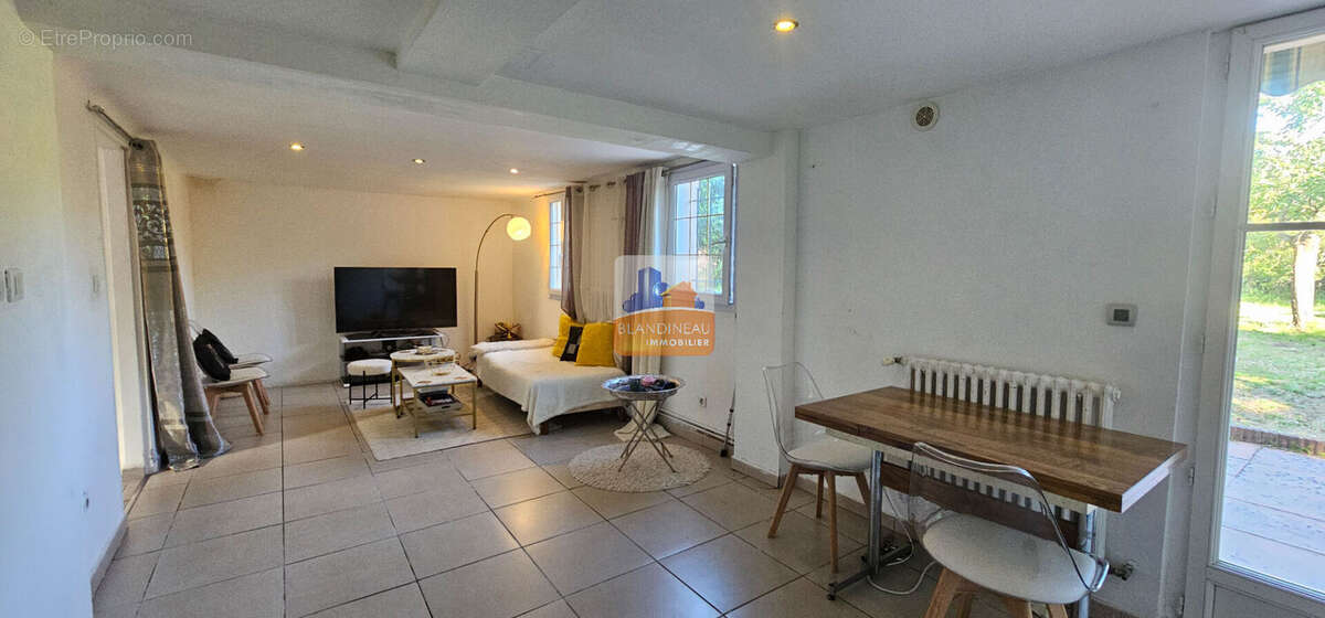 Maison non mitoyenne  centre de Rezé avec  4 CH + bureau - photo 5
