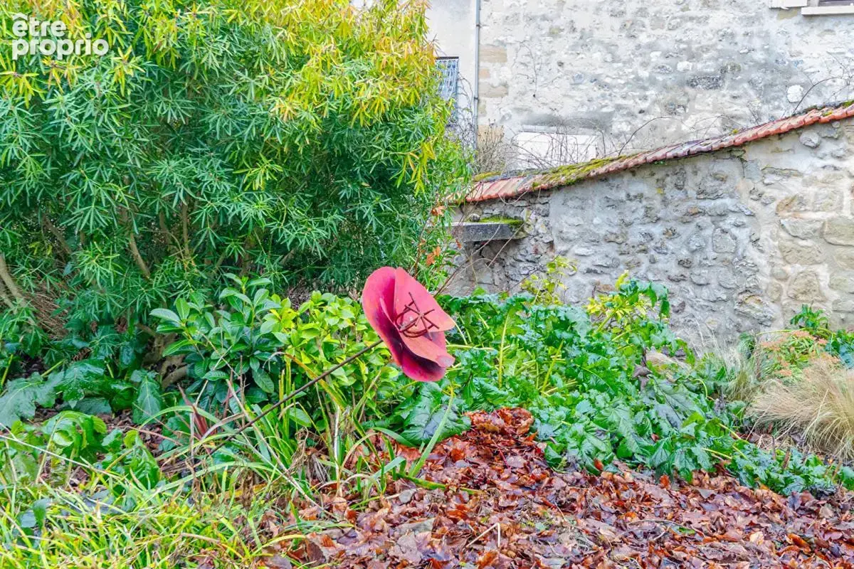 Propriété entièrement rénovée  au coeur du village - photo 18