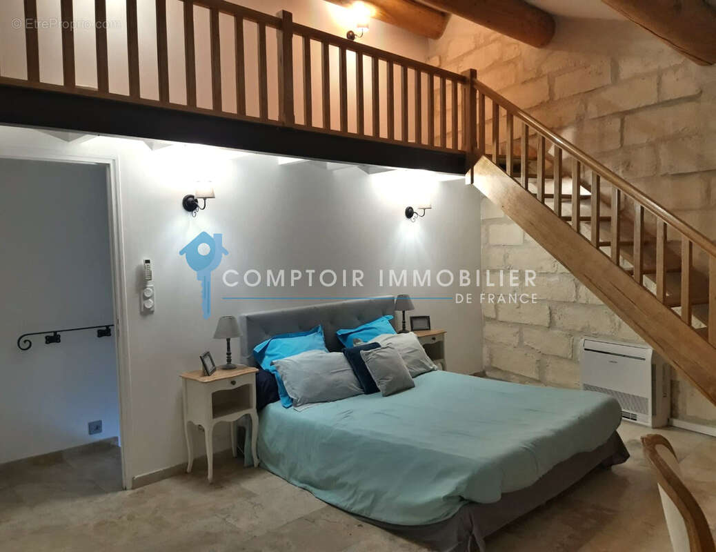 Appartement à SAINT-PIERRE-DE-MEZOARGUES