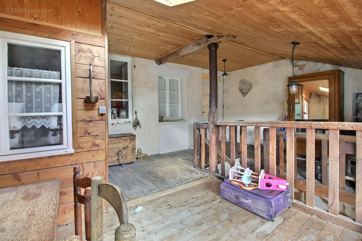 Appartement à SAINT-GENGOUX-LE-NATIONAL