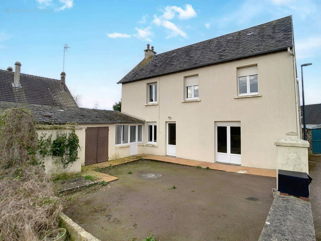 Maison à LA HAYE-DU-PUITS