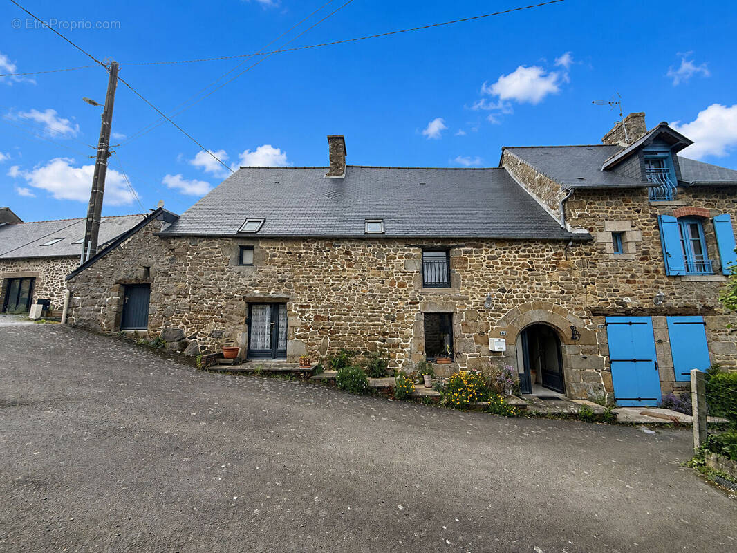 Maison à ROZ-SUR-COUESNON