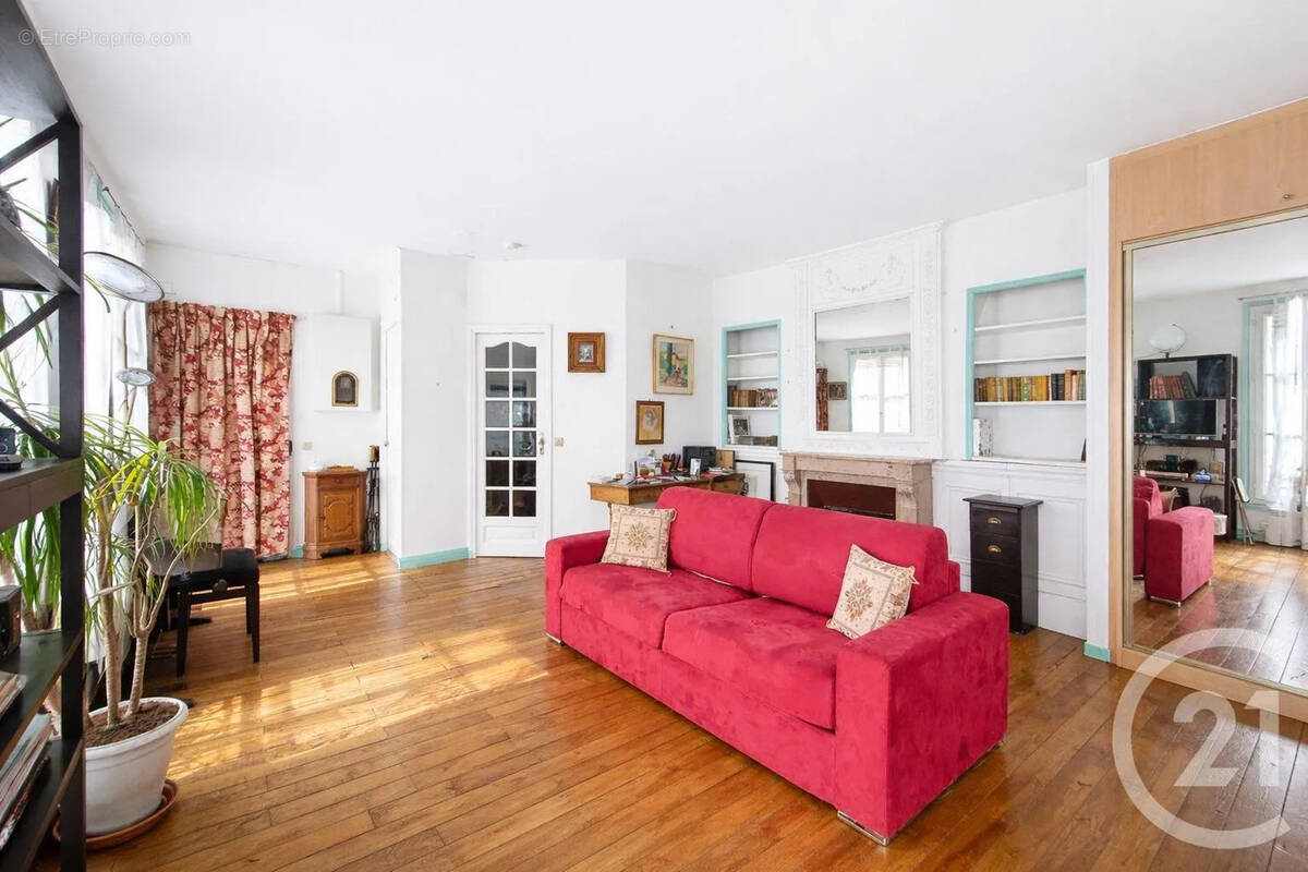 Appartement à PARIS-14E