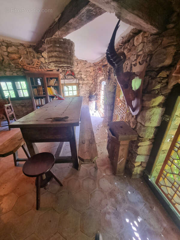 Maison à CHATEAUDOUBLE