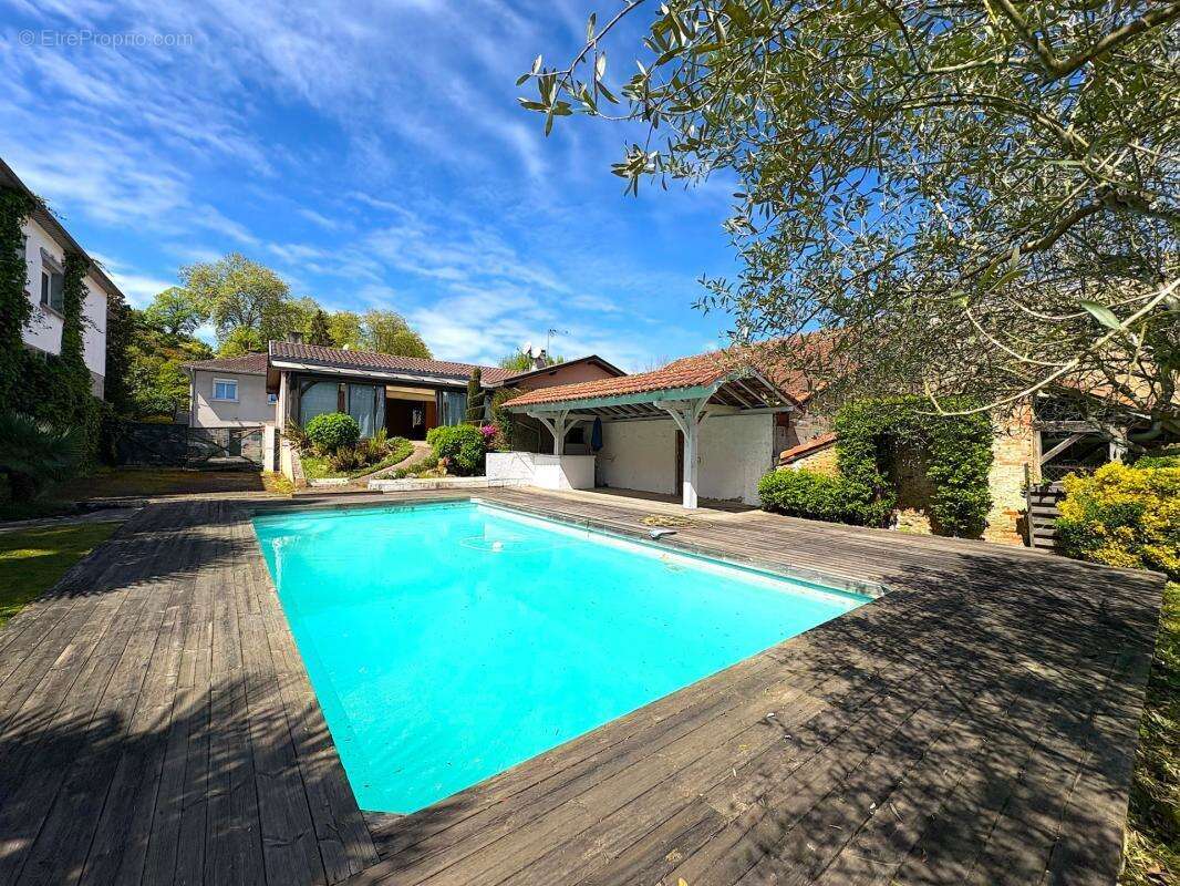 Maison à vendre coeur de ville 130m2 avec piscine et dépendance - photo 19