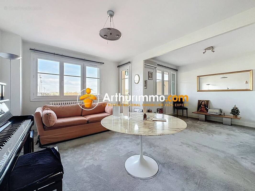 Appartement à BOURGOIN-JALLIEU