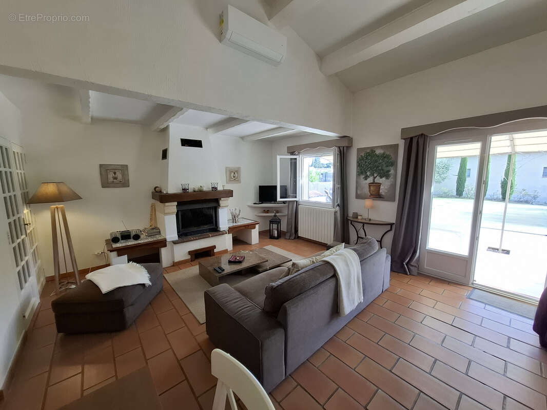 Maison à FONTVIEILLE