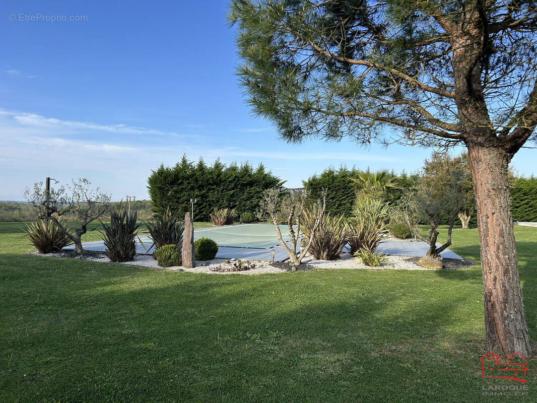 Maison à LAROQUE-TIMBAUT