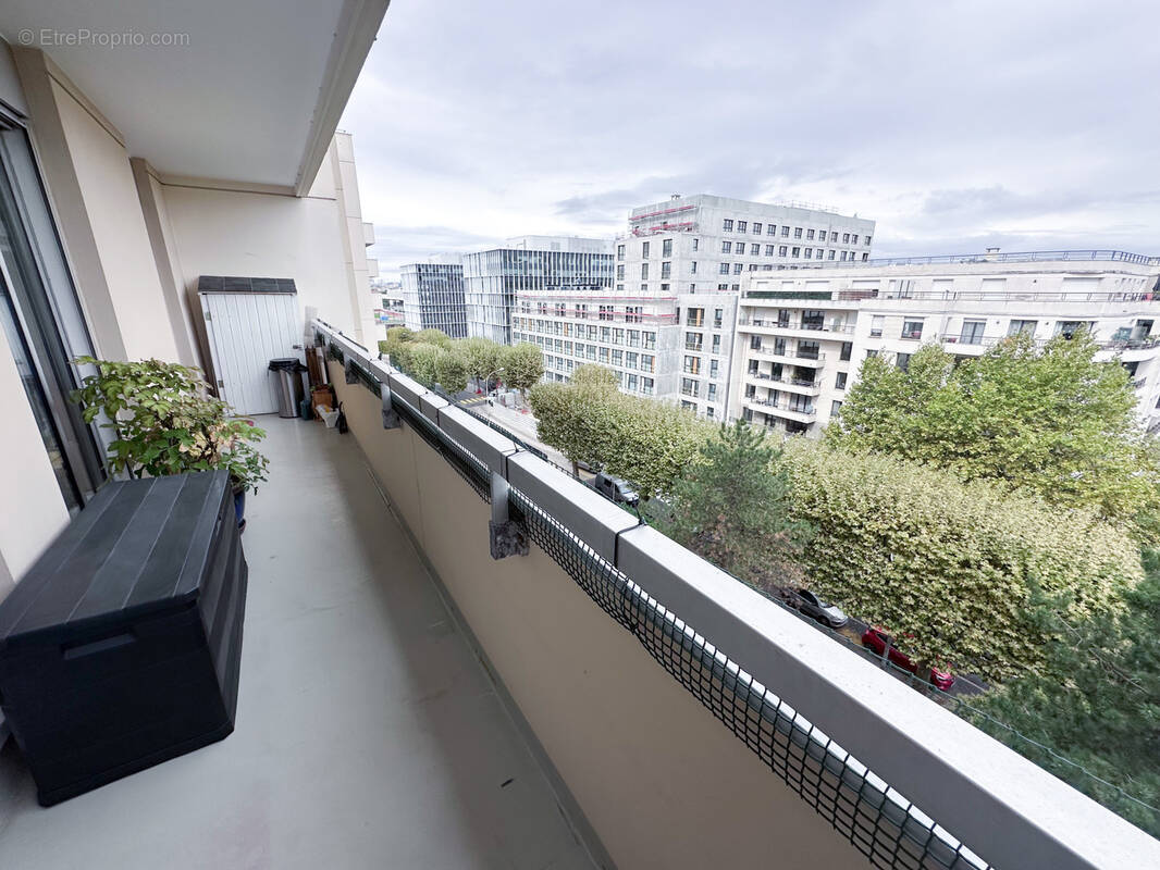 Appartement à COURBEVOIE