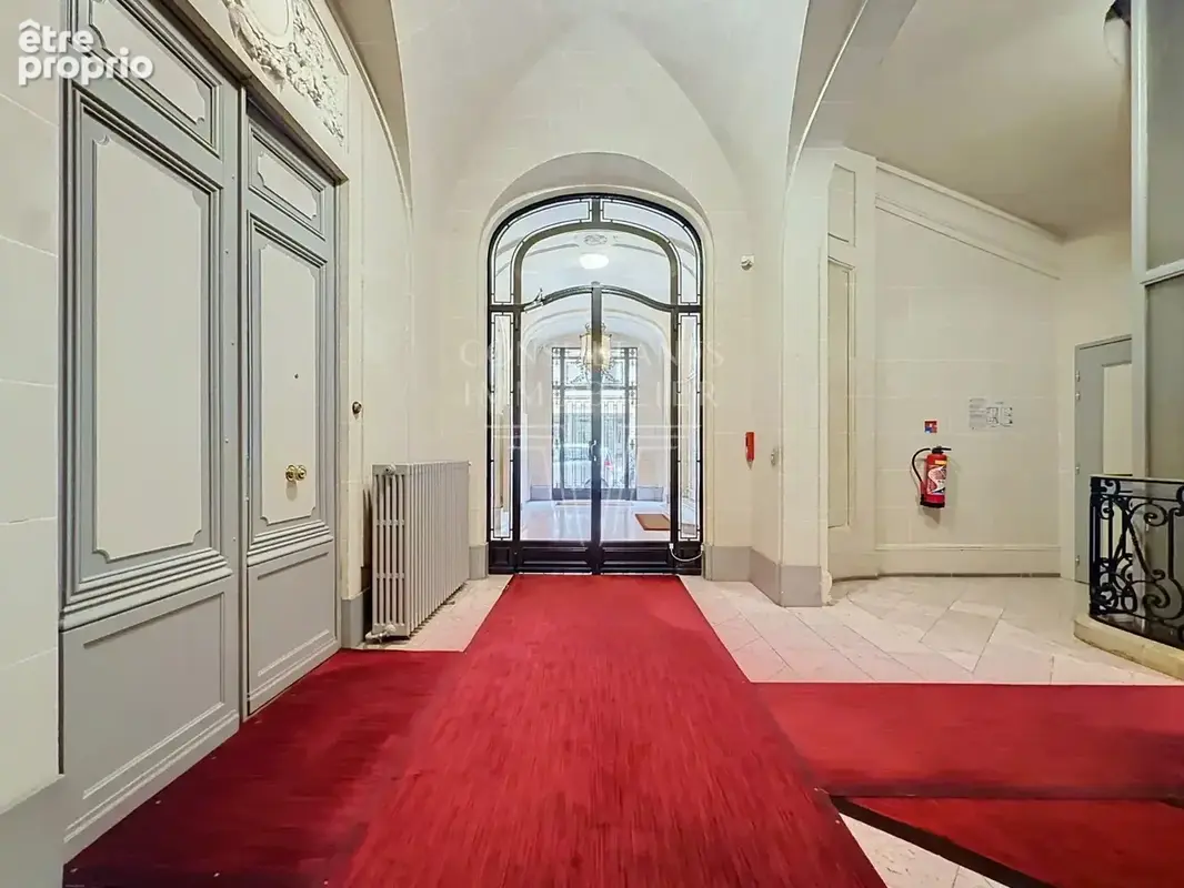 Place victor hugo/boissiere. appartement aux superbes volumes - photo 19