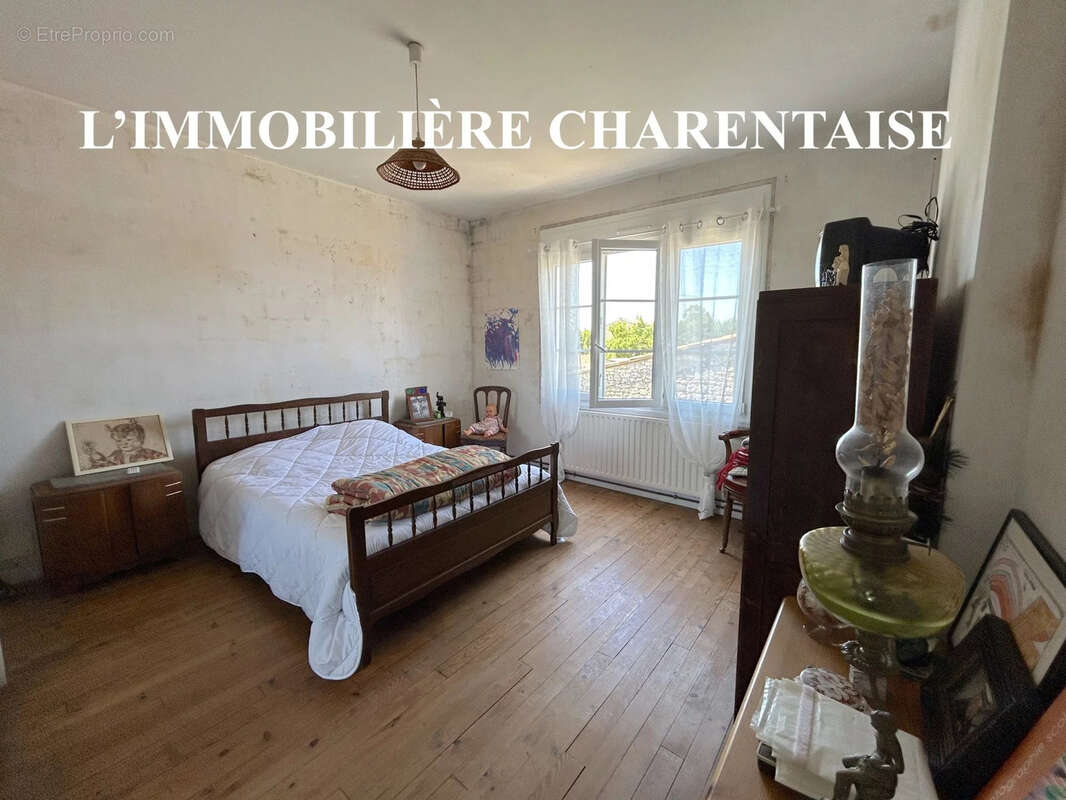 Maison à SAINT-ROMAIN-DE-BENET