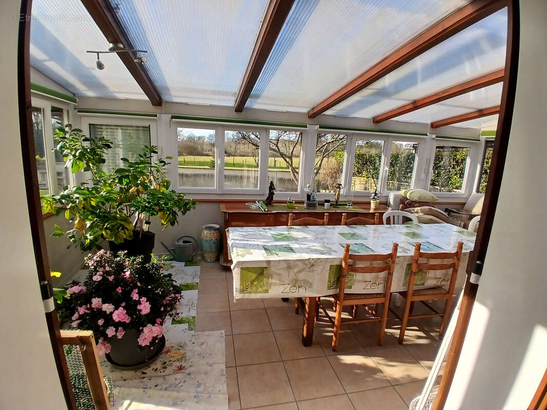 Maison à MEZERIAT