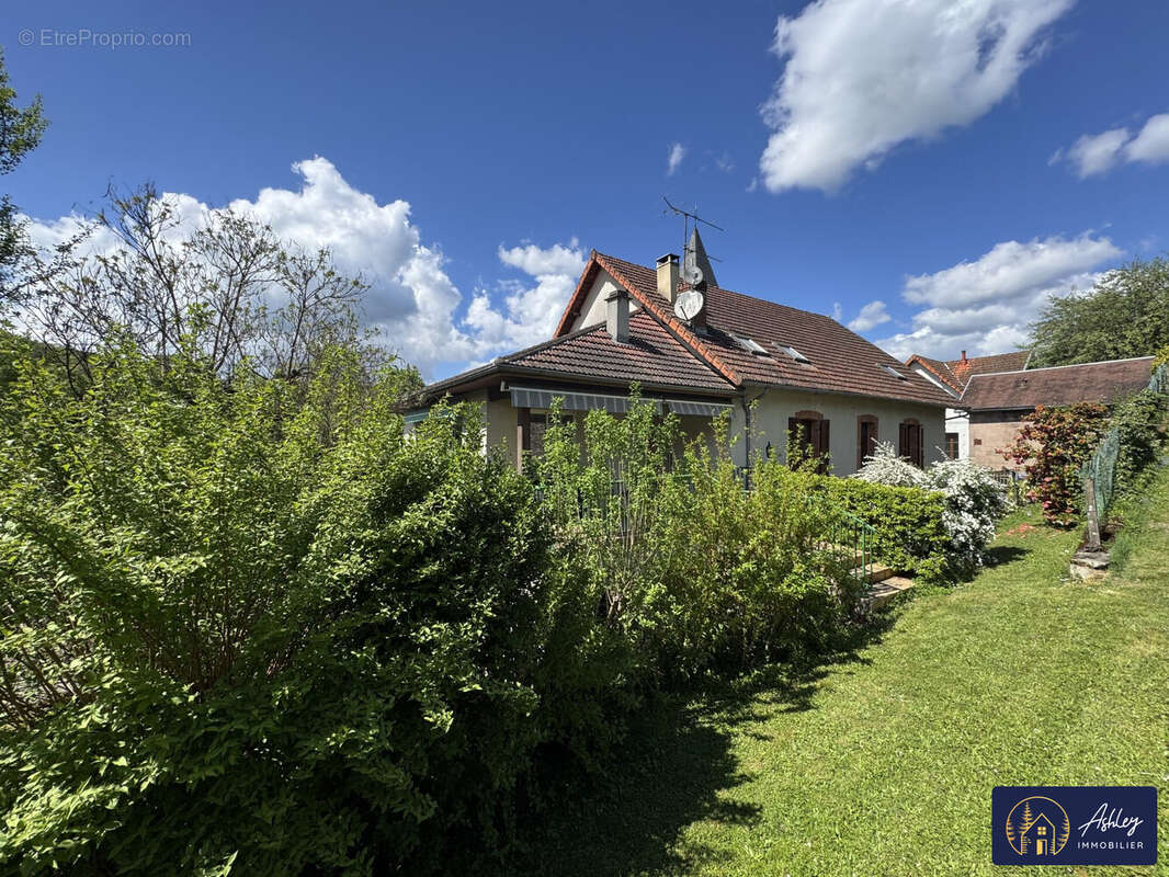 Maison à vendre 12 pièces YDES - Maison à YDES