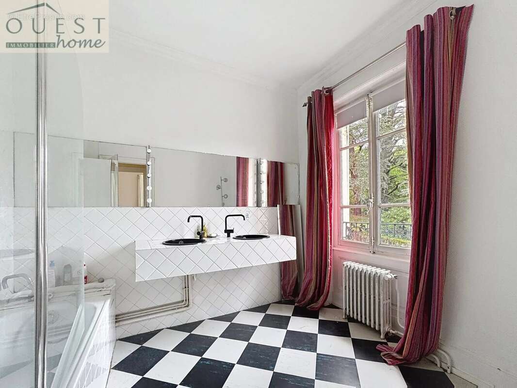 Maison à CHARBONNIERES-LES-BAINS