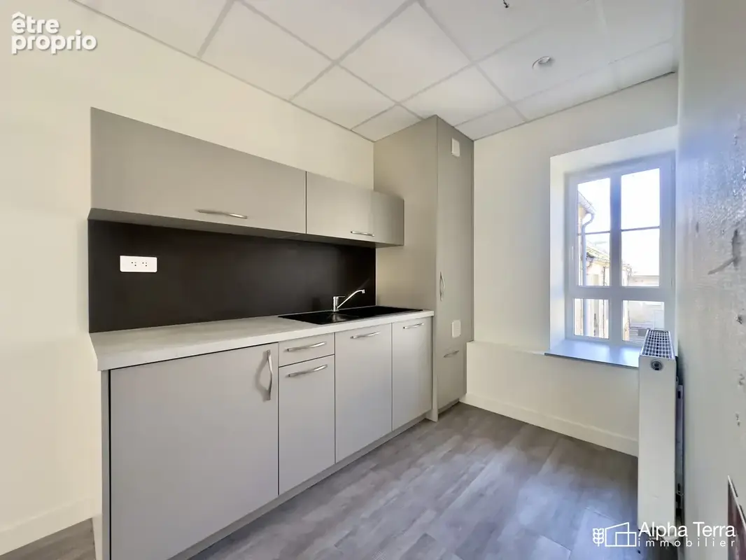 Commerce 209 m² à Douvres-La-Delivrande  - photo 6