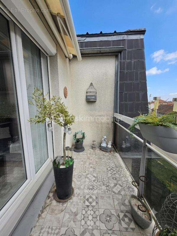 Appartement à OZOIR-LA-FERRIERE
