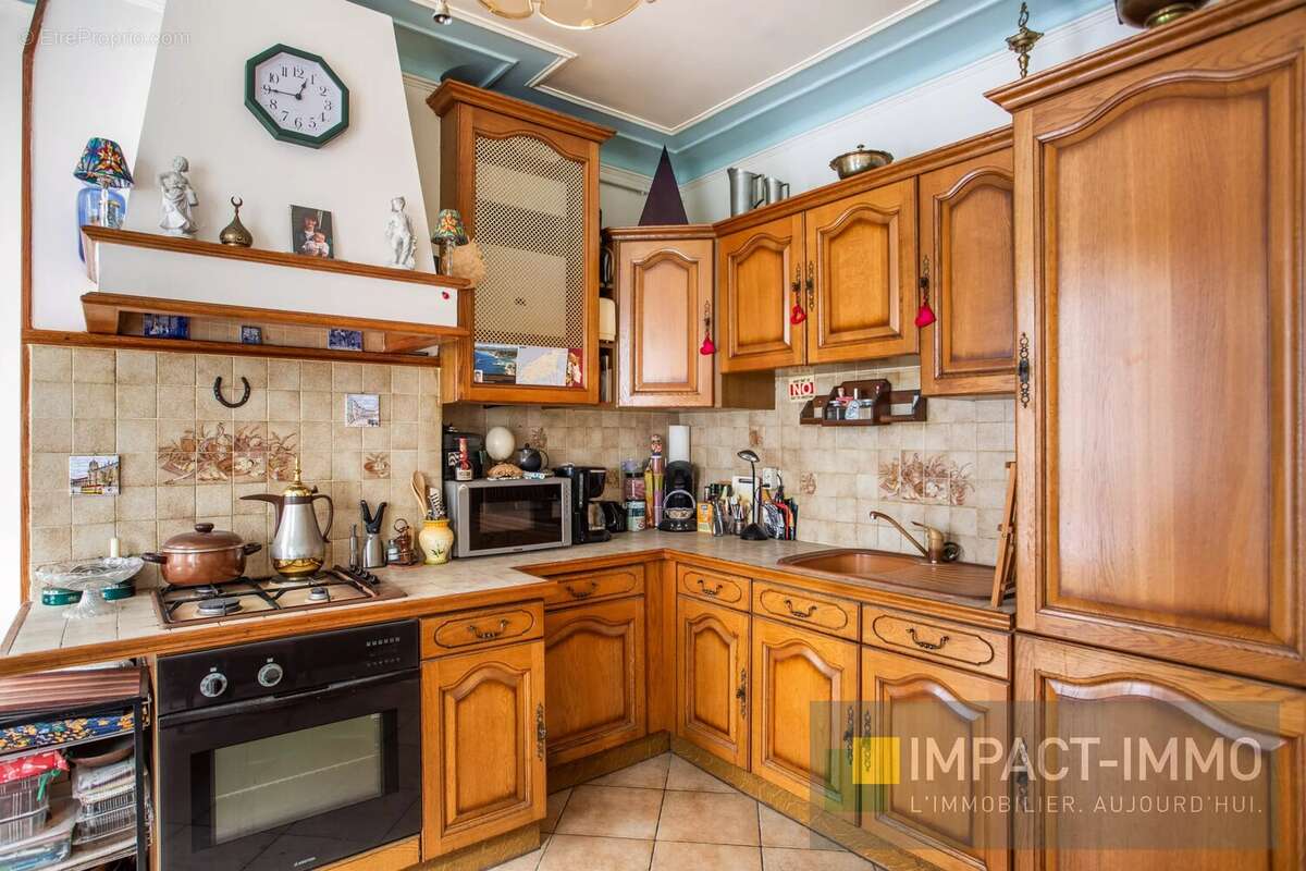 Appartement à PARIS-17E