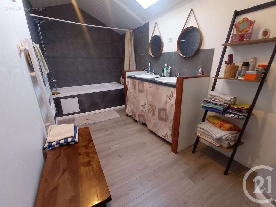 Maison à SAVIGNAC-DE-L&#039;ISLE