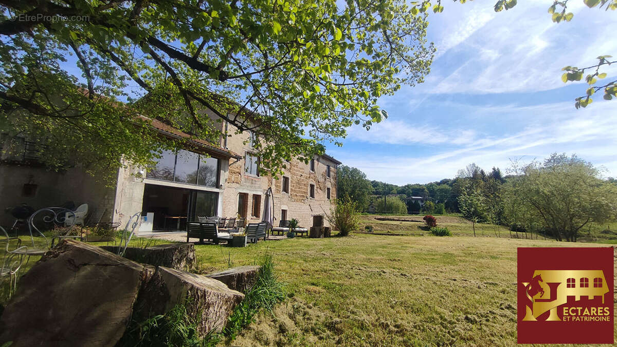Maison à CHALAMONT