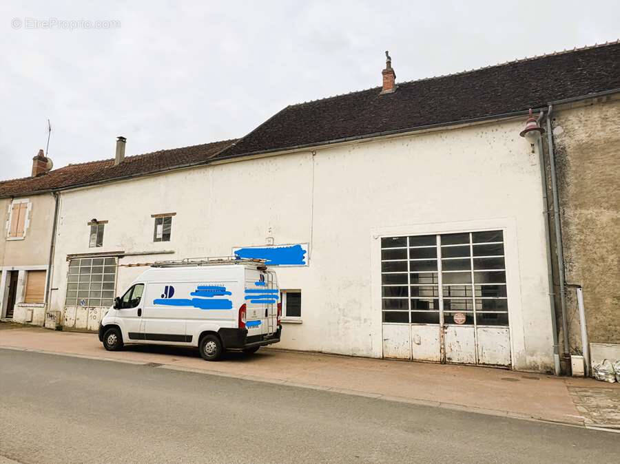 Maison à VARZY