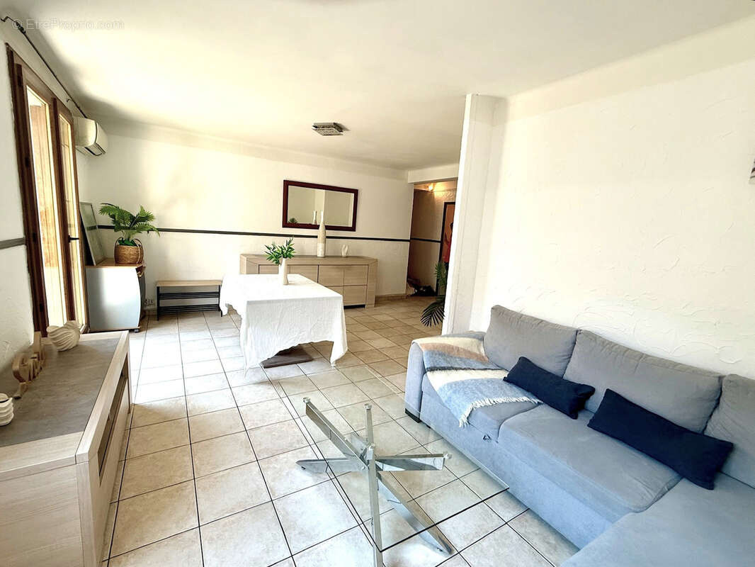 Appartement à MARSEILLE-5E