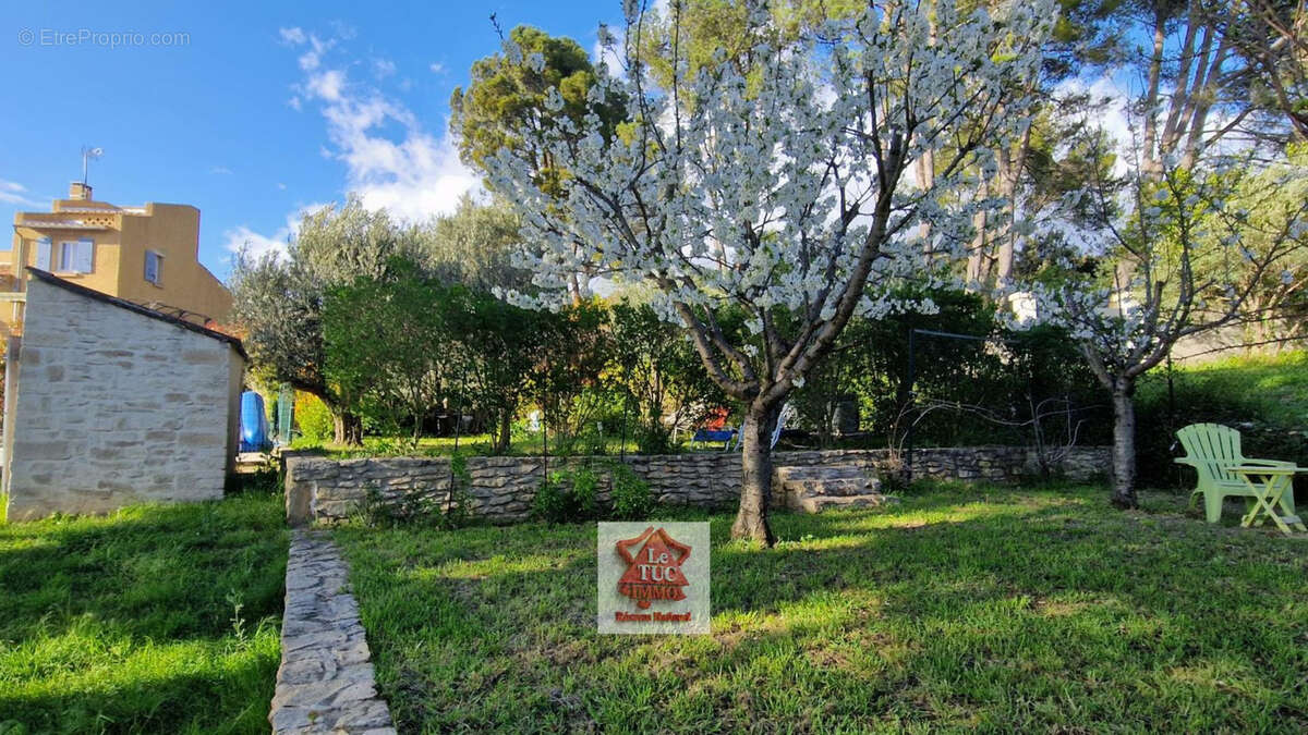 Maison à MORNAS
