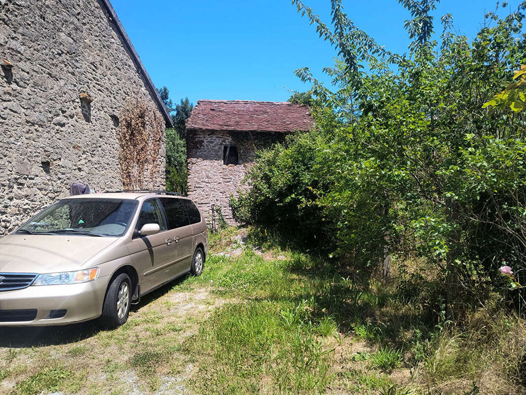 Maison à BERSAC-SUR-RIVALIER