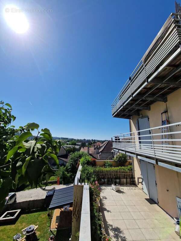 Appartement à MORESTEL