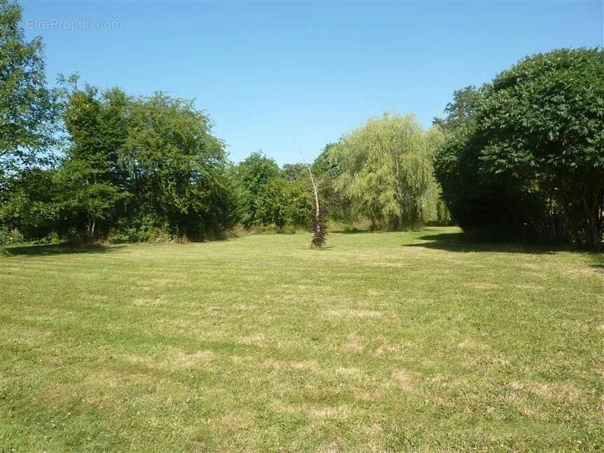 Maison à SAINT-LEGER-MAGNAZEIX