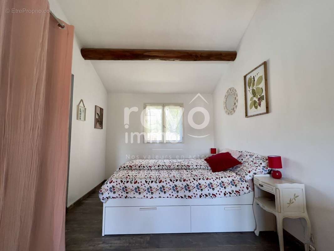 Votre havre de paix en Provence, avec le château en toile de fond ! - photo 12