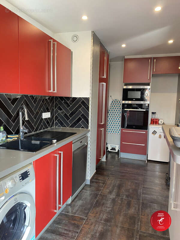 Cuisine équipée - Appartement à SAINTE-MAXIME