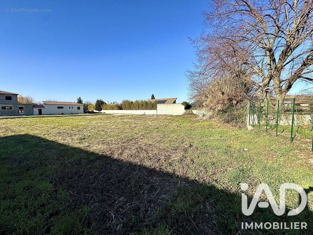Terrain 725 m² à Saint-Genies-De-Comolas  - photo 6