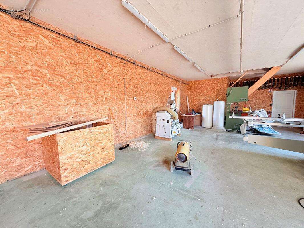 BATIMENT OU LOCAL A  Bretonvillers  200 m2 - photo 8