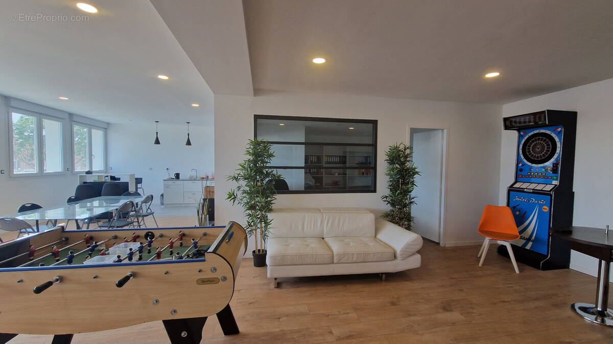 Commerce à VENISSIEUX