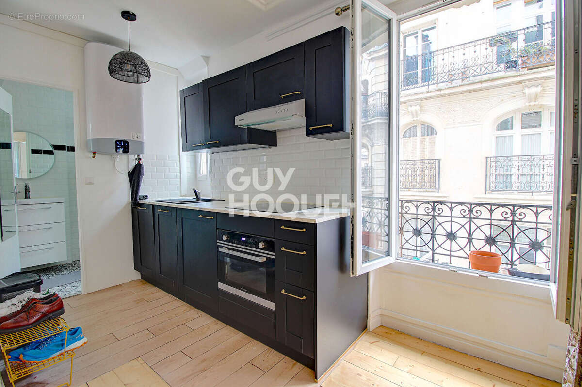 Appartement 2 pièces Ménilmontant refait à neuf - photo 5
