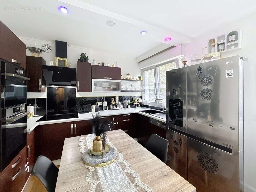 Appartement à FRESNES