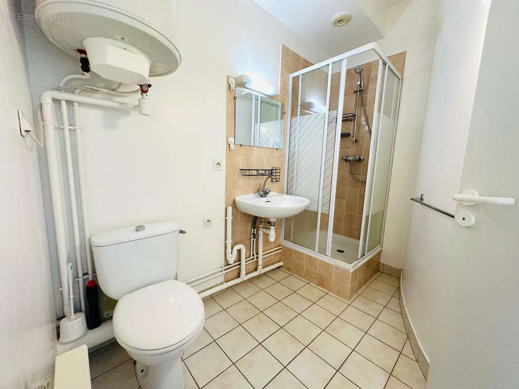 A vendre studio libre tours gare - photo 6