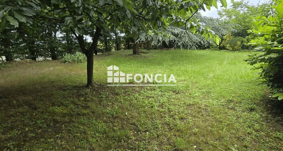 Terrain à BOURG-EN-BRESSE