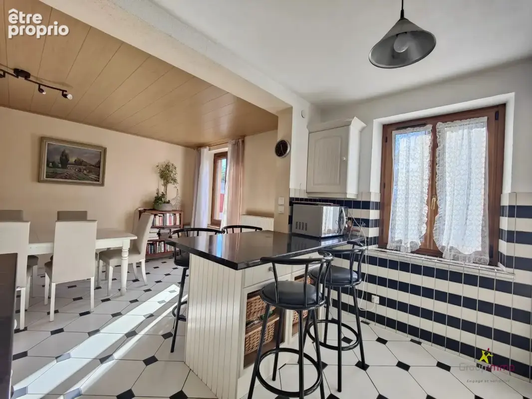 Appartement en duplex avec parking privé - en retrait de la rue - photo 5