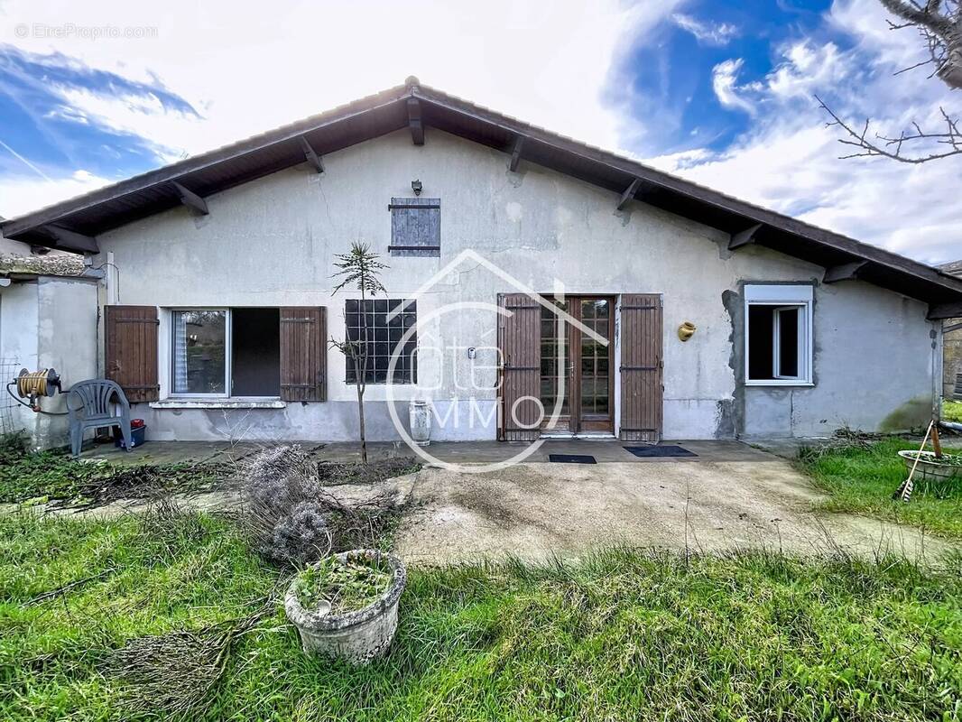 Maison à LAMOTHE-MONTRAVEL