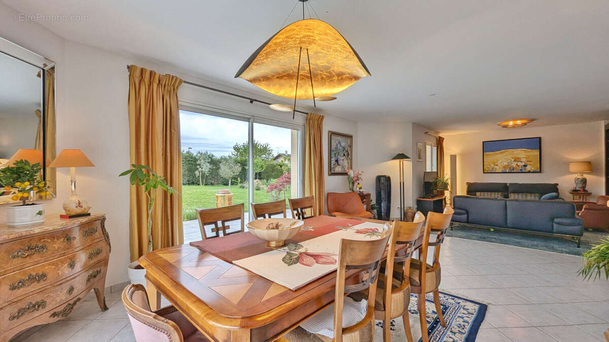 Maison à ALBY-SUR-CHERAN