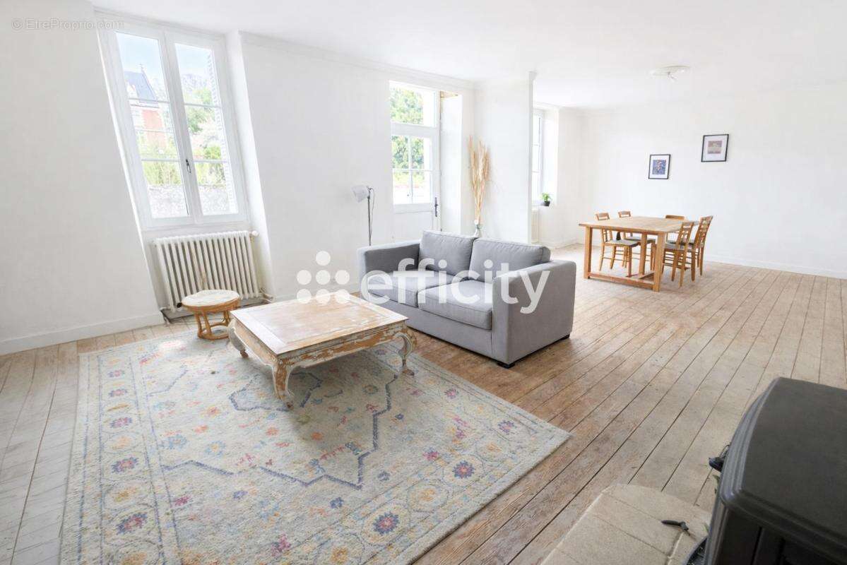 Maison à NEUILLE-PONT-PIERRE