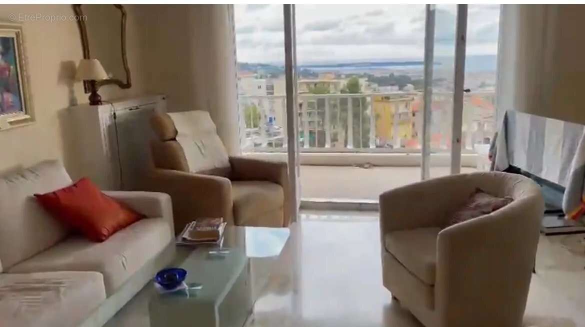 Appartement à LE CANNET