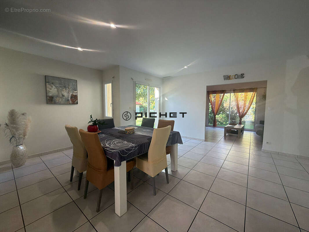 Maison à SAINT-MEDARD-EN-JALLES