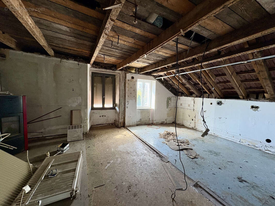 Appartement à CHAMPAGNEY