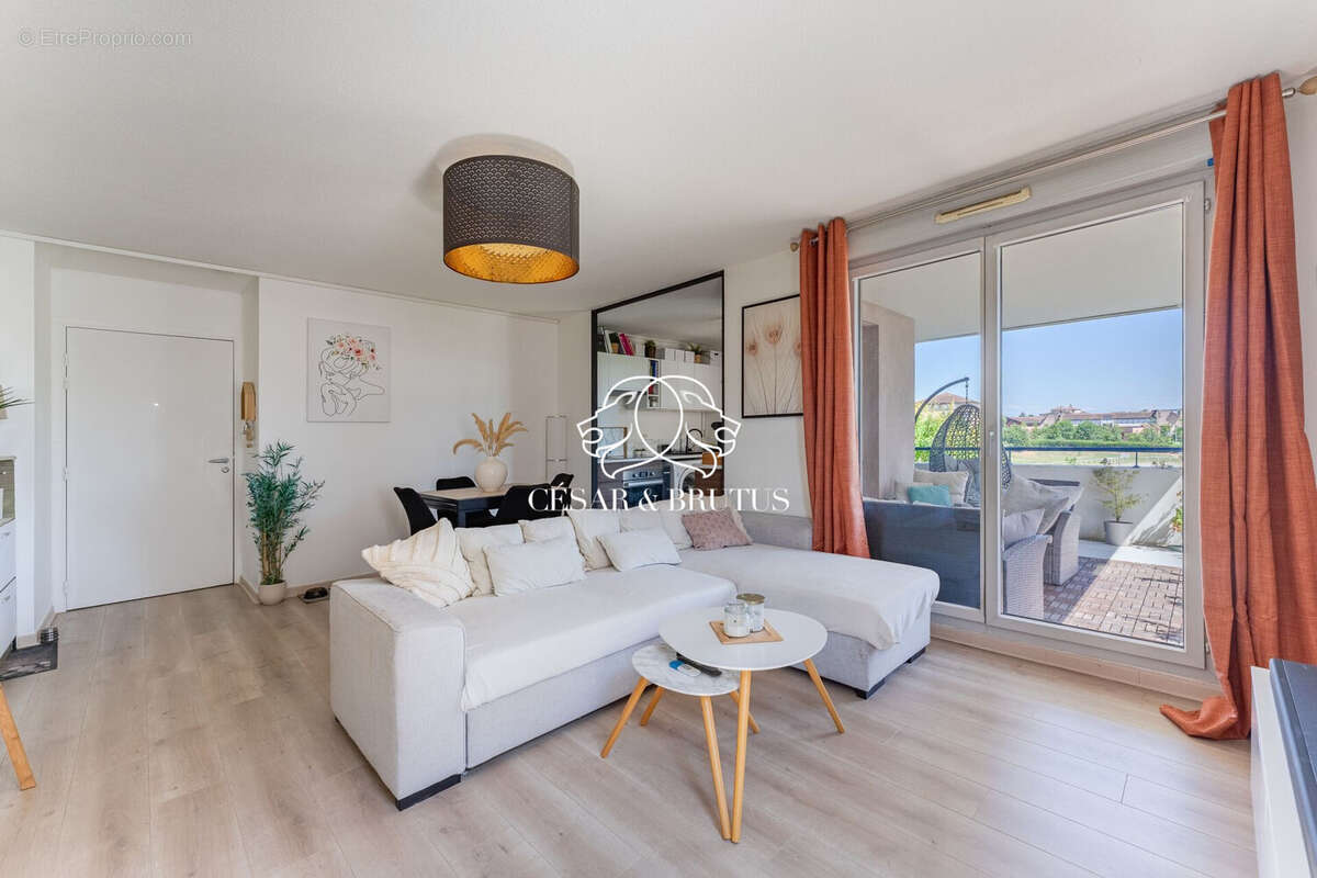 Appartement à L'ISLE-D'ABEAU