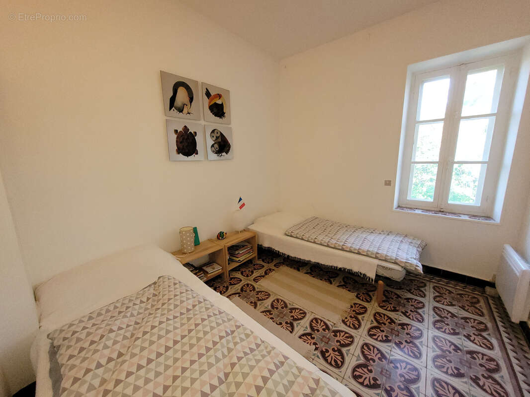 Maison à OUVEILLAN