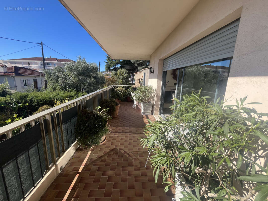 Appartement à VALLAURIS