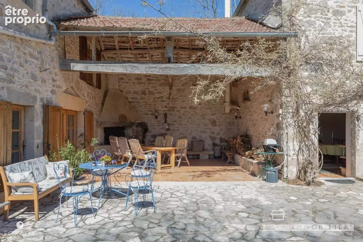 Belle maison avec dépendance, jardin et piscine - photo 14