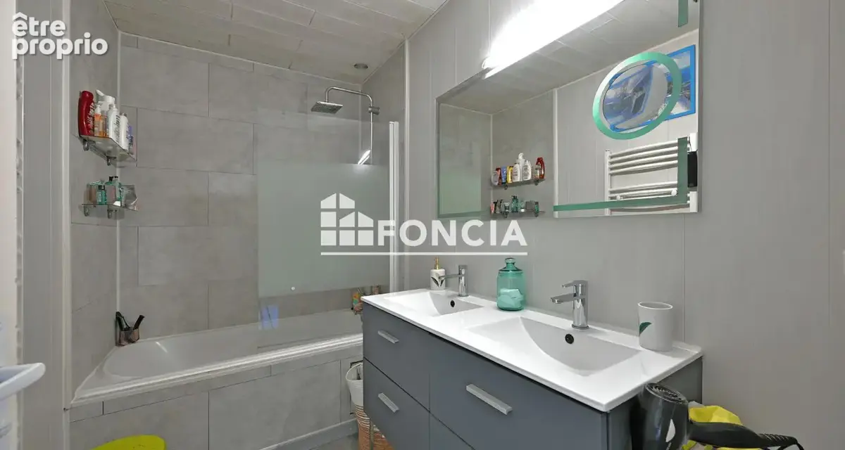  Sabines - Lumineuse Maison T5 de 106 m² avec Jardin et Garage - photo 8